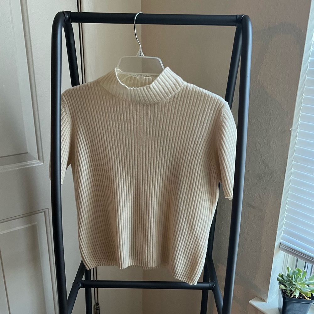 Valerie Stevens short sleeve sweater 100% merino wool cream colored